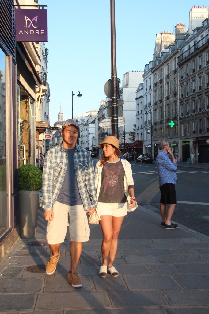 Pérolas da chris em paris marais look do dia short branco moletom cardigã chapéu espadrilhe chanel 3