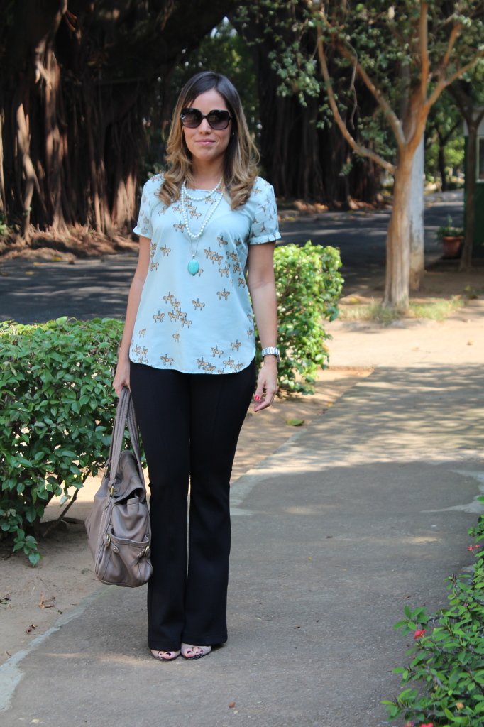 Look do dia street style trabalho pérolas chris castro idbloggers calça preta gregory blusa 2