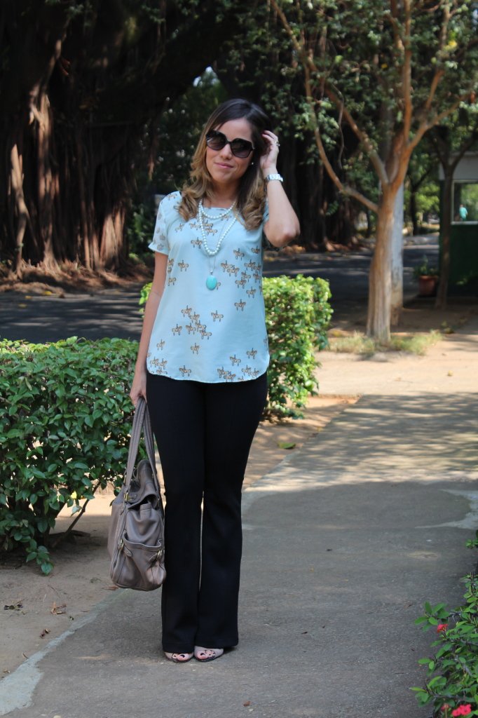 Look do dia street style trabalho pérolas chris castro idbloggers calça preta gregory blusa 3