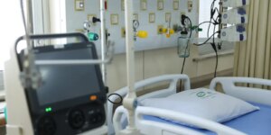 Leia mais sobre o artigo UTIs no Brasil: médicos pedem estruturação que vá além de mais leitos